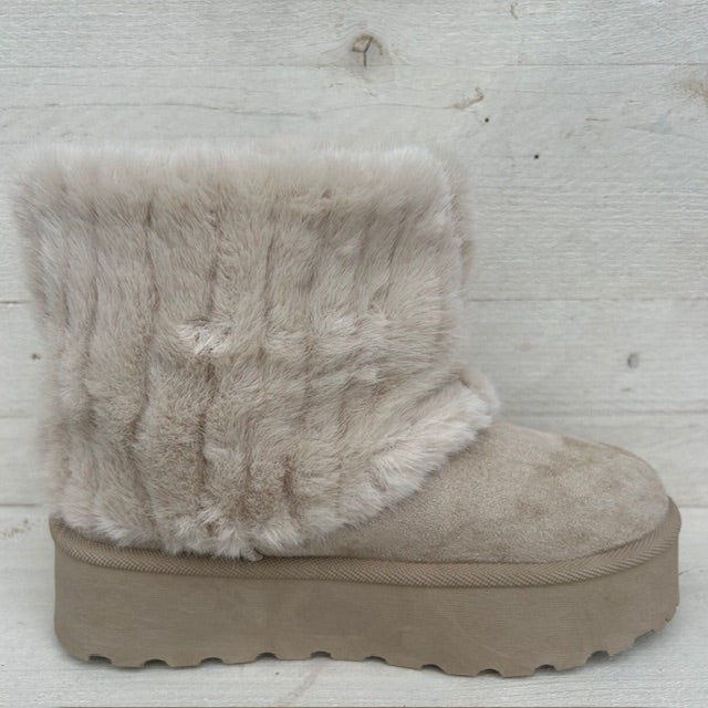 Uggies met flap beige