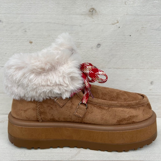 Furry uggie boots camel