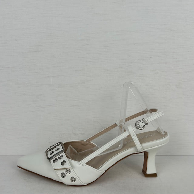Stoere slingbacks met hakje wit