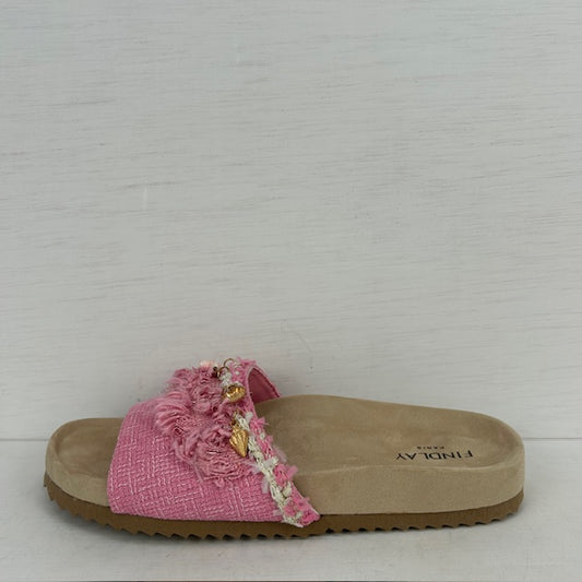 Zomerse slippers met franjes roze