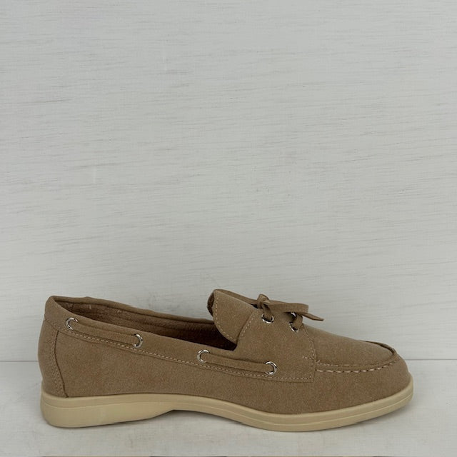 Suèdine instappers met veters khaki