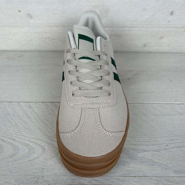 Trendy retro sneaker beige