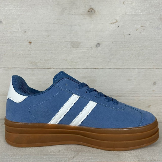 Trendy retro sneaker blauw