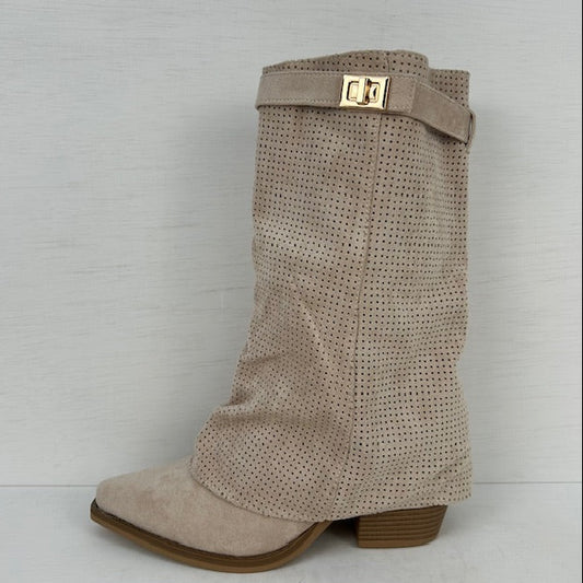 Suèdine cowboylaarzen met gaatjes motief en bandje beige