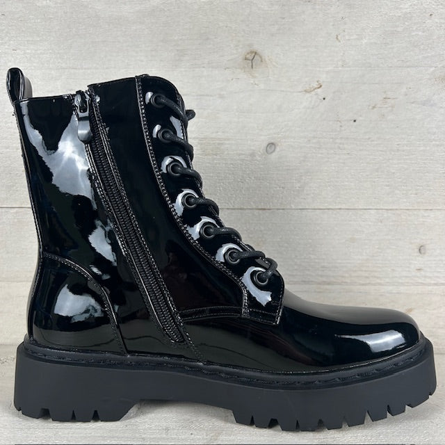 Lak veterboots met shiny detail zwart