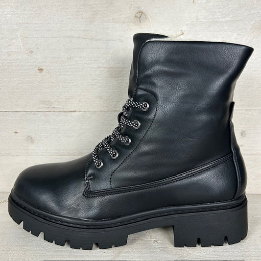 Zacht gevoerde leatherlook boots zwart