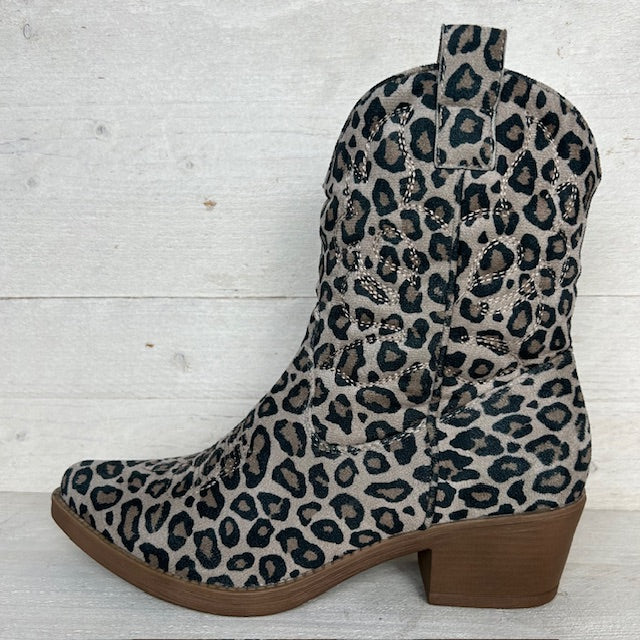 Leuk cowboylaarsje met leopard print