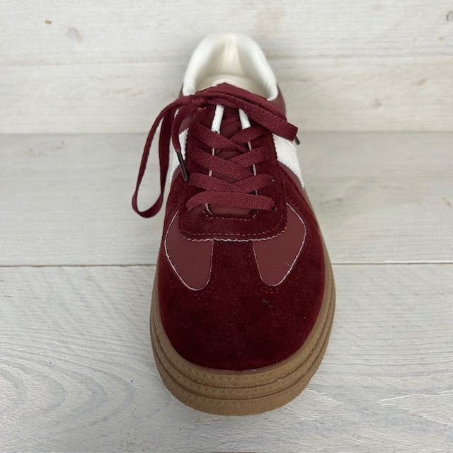 Trendy retro sneaker bordeaux rood