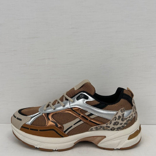 Trendy sneakers met gave afwerking brons