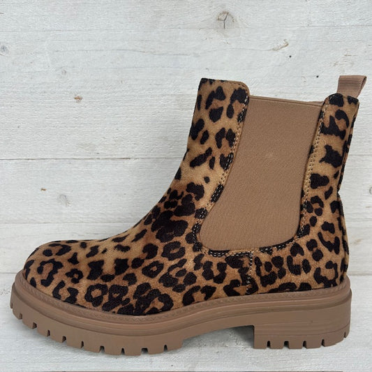 Trendy boots met panterprint