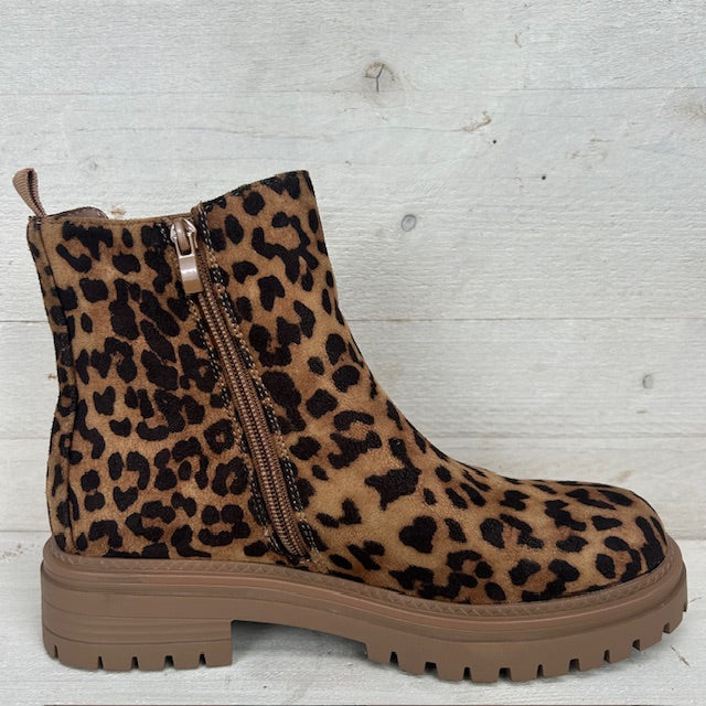 Trendy boots met panterprint