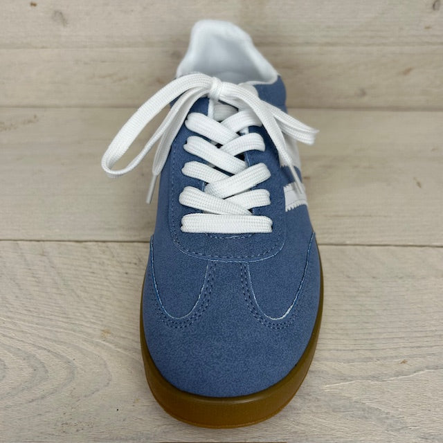 Lage sneaker met retrozool blauw