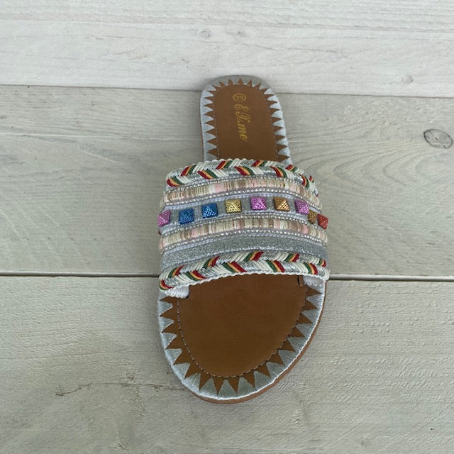 Slippertjes met studs zilver