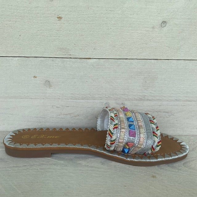 Slippertjes met studs zilver