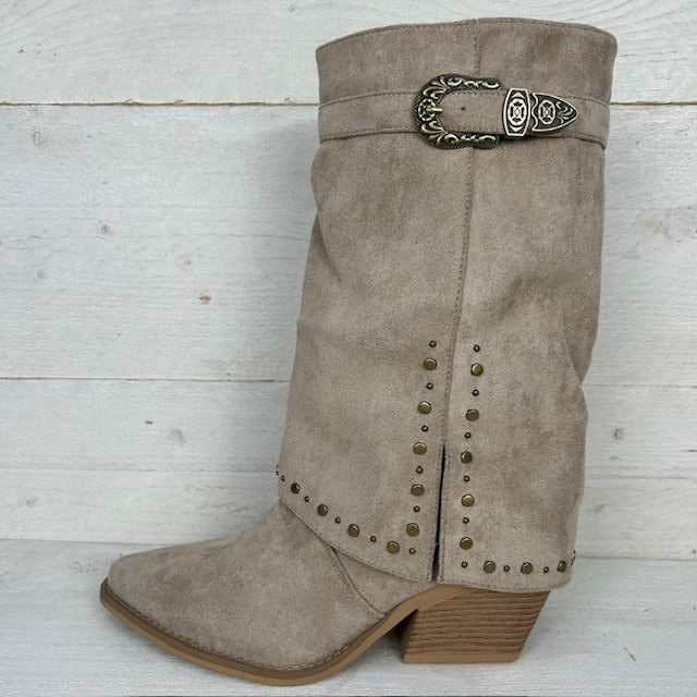 Cowboylaars met fraai afgewerkte flap khaki