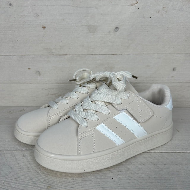 Kids leuke sneakertjes beige