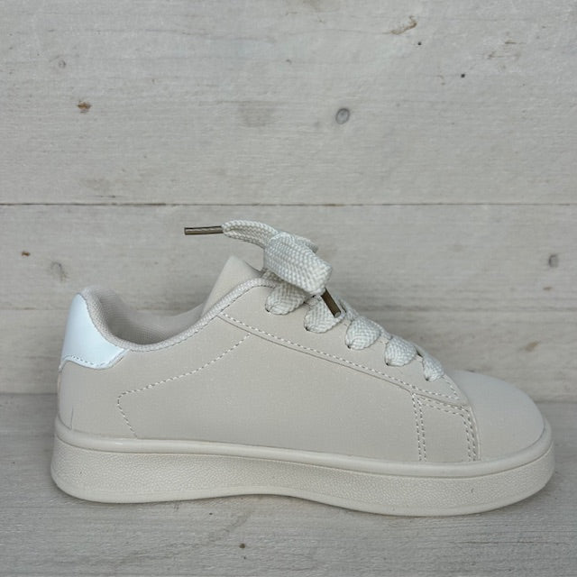 Kids leuke sneakertjes beige