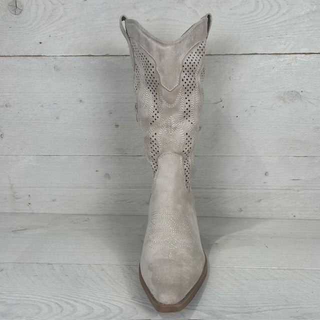 Suèdine cowboylaars met gaatjes motief beige