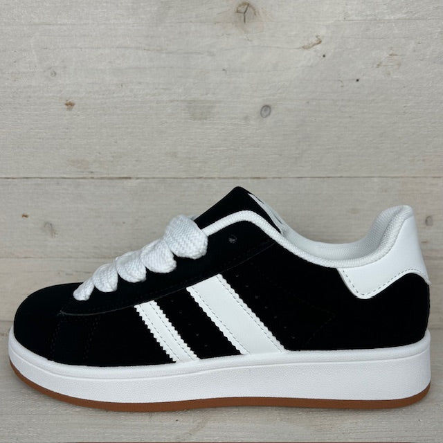 Trendy sneakers met leuke retrozool zwart