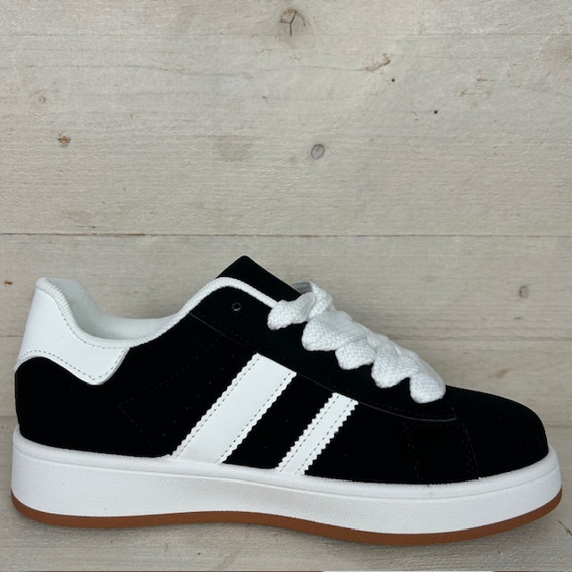 Trendy sneakers met leuke retrozool zwart