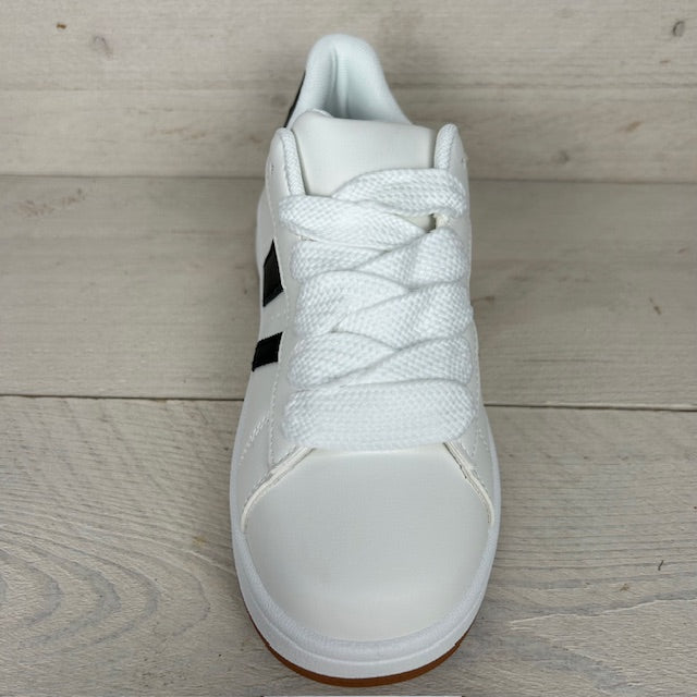 Trendy sneakers met leuke retrozool wit