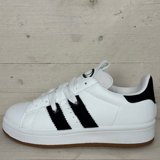 Trendy retro sneaker met witte zool wit