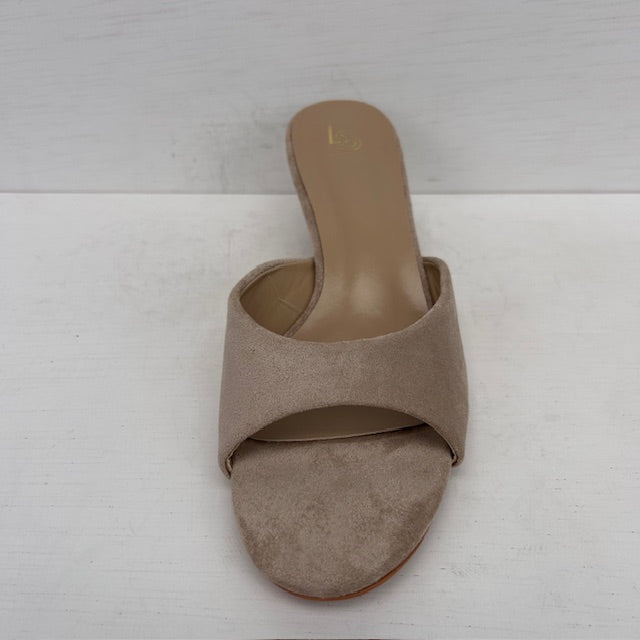 Suèdine slippers met elegant hakje taupe