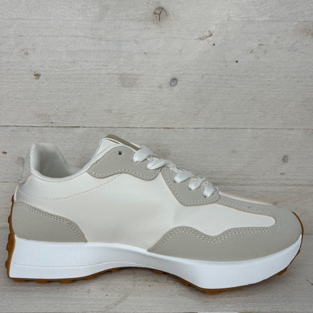 Sneaker met fraaie afwerking beige