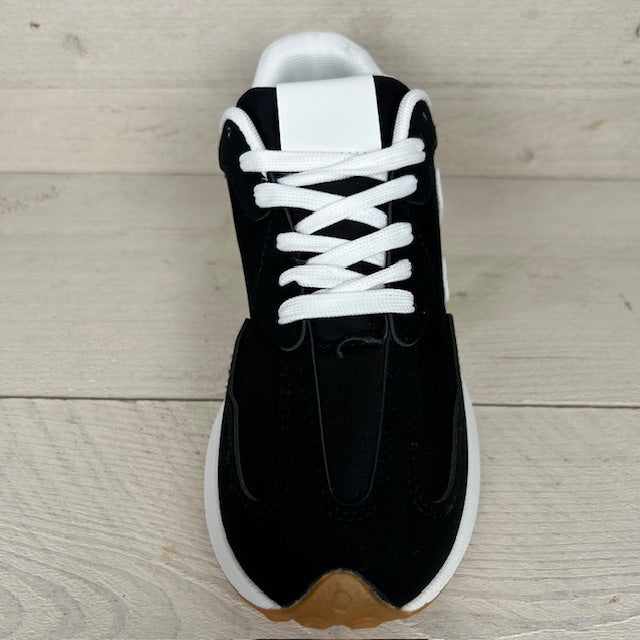 Sneaker met fraaie afwerking zwart