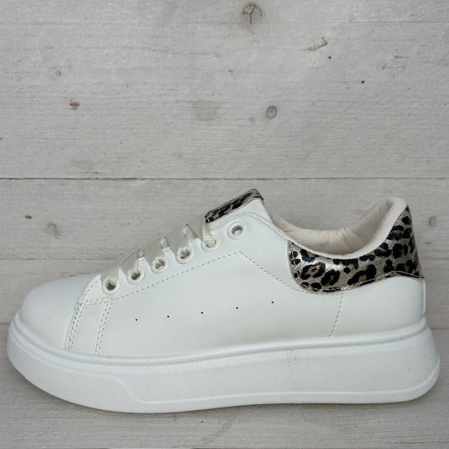 Basic sneaker met detail wit panter