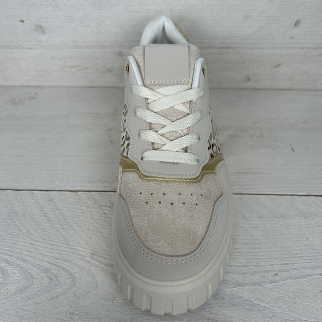 Fraai afgewerkte sneaker met ribbelzool beige