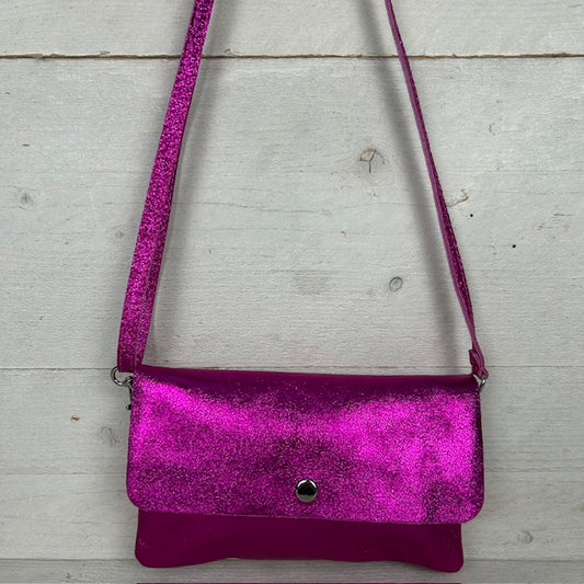 Real leather schoudertasje metallic fuchsia