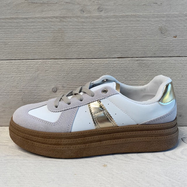 Sportieve sneakers met retrozool gold