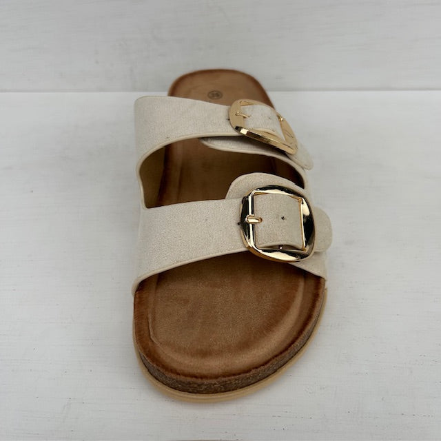 Geweldige sandalen met gespjes beige