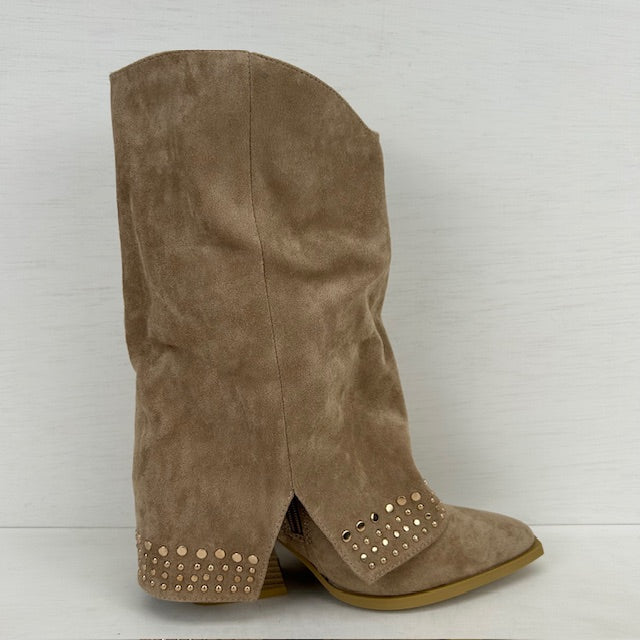 Trendy cowboylaars met sierlijke flap khaki