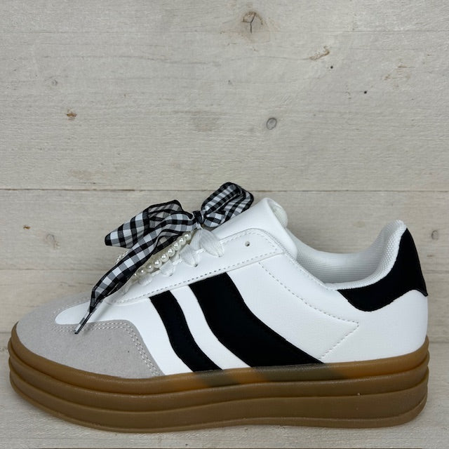 Retro sneaker met leuke afwerking wit