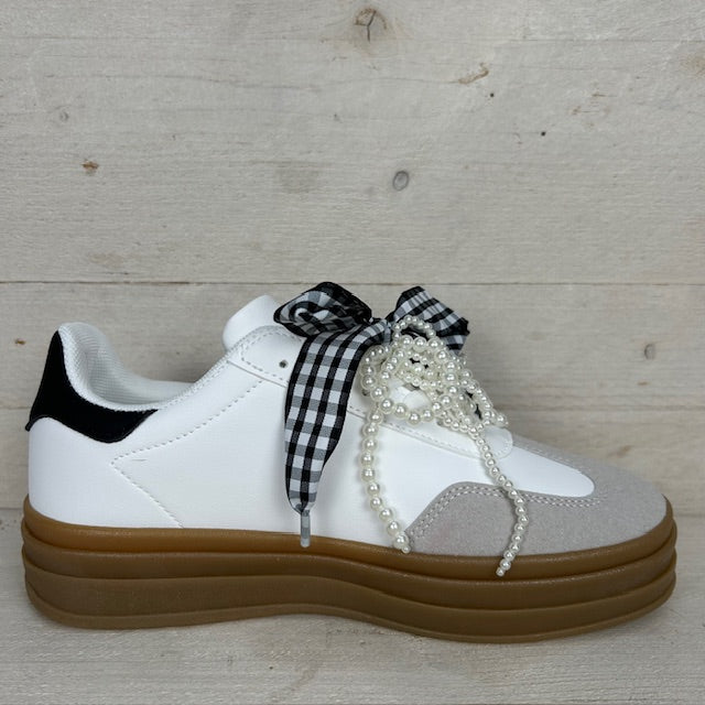 Retro sneaker met leuke afwerking wit