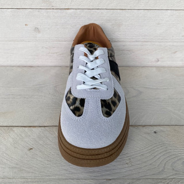 Lage sneakers met panterprint grey