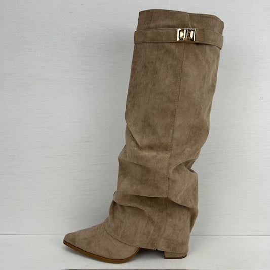 Hoge suèdine cowboylaarzen met flap en bandje khaki