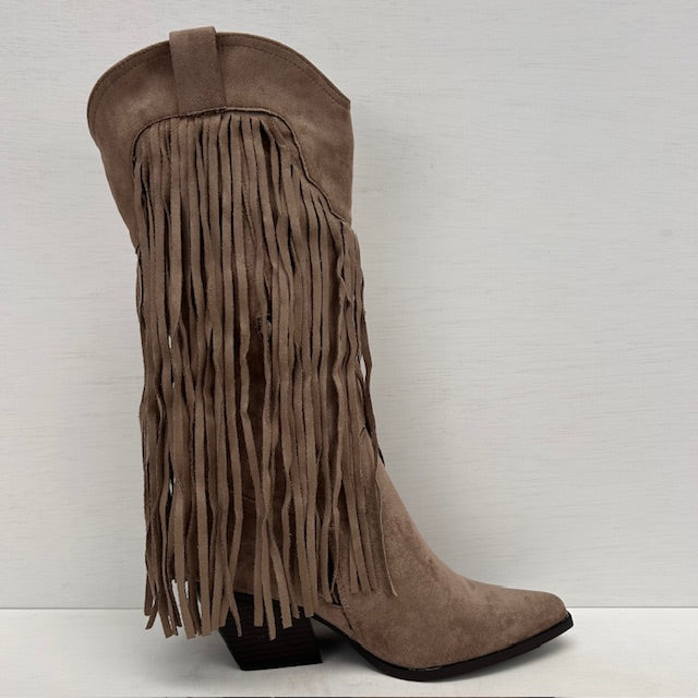 Geweldige suèdine cowboylaarzen met franjes taupe