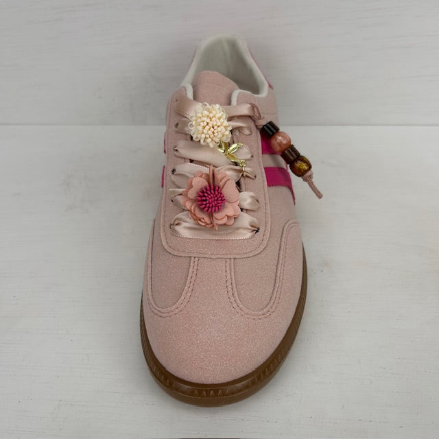 Geweldige retro sneakers met leuk design roze