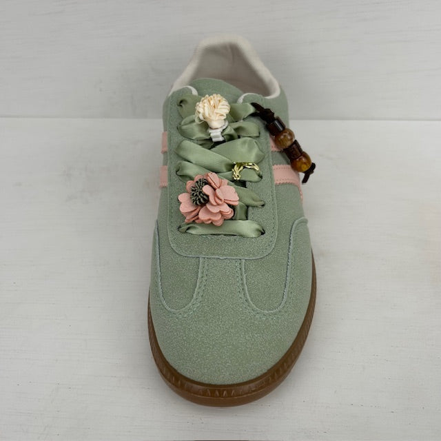 Geweldige retro sneakers met leuk design groen