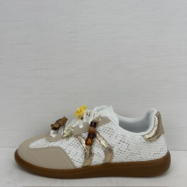 Geweldige retro sneakers met leuk design wit