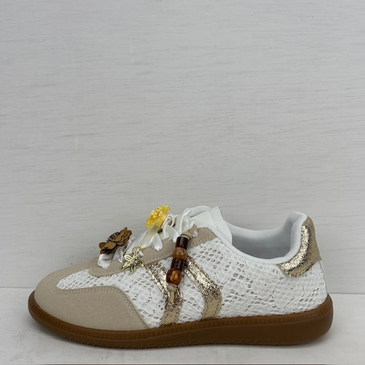 Geweldige retro sneakers met leuk design wit