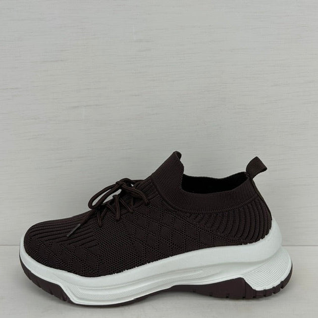 Geweldige instapsneakers met veters bruin