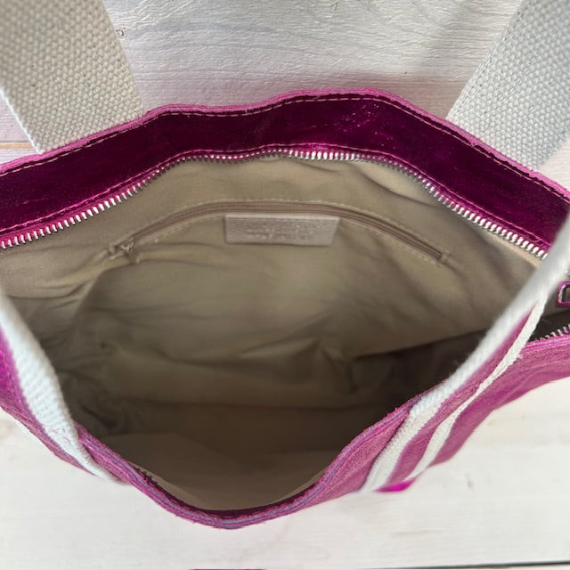 Real leather shopper met leuke band fuchsia