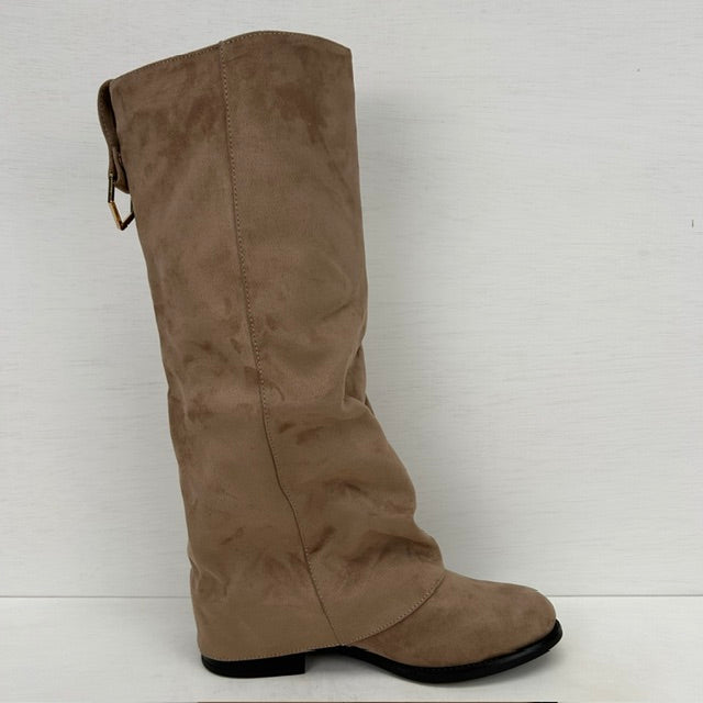 Geweldige suèdine laarzen met flap taupe