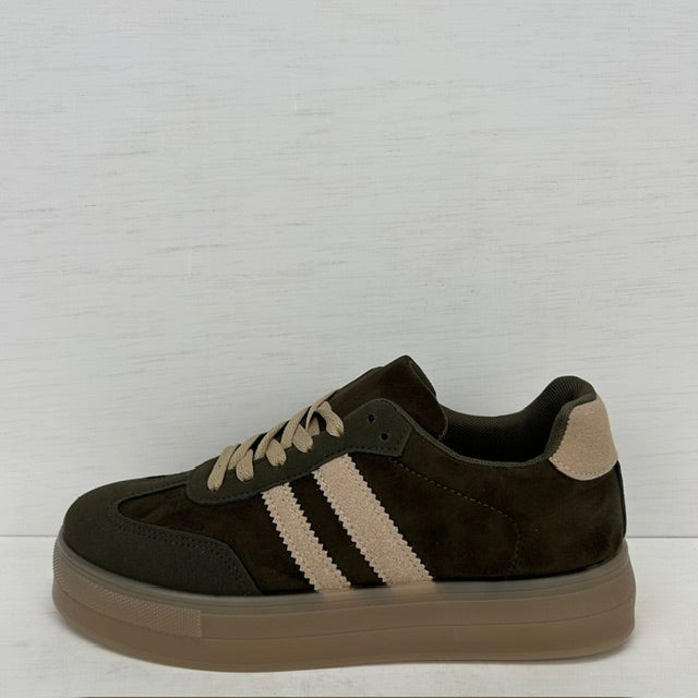 Leuke sneakers met retrozool groen