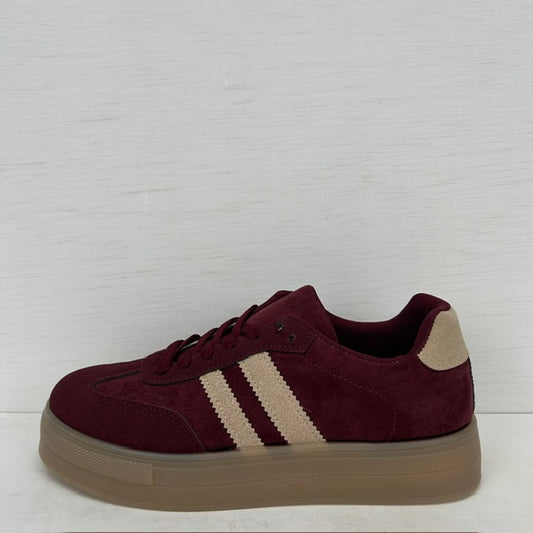 Leuke sneakers met retrozool rood