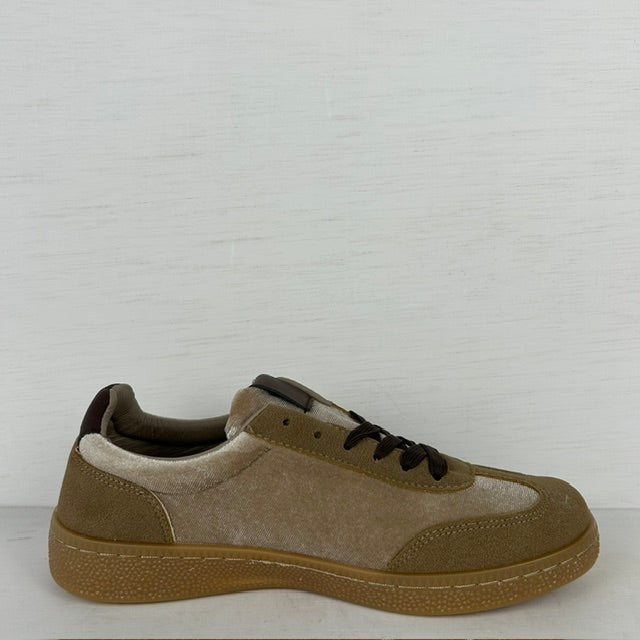 Leuke retro sneakers met strepen taupe